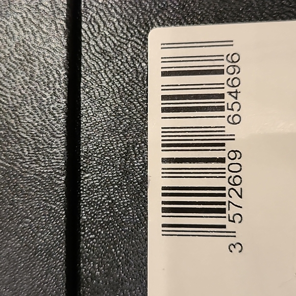 CHANEL black suede pumps with chrome and patent leather details. Size 40 - Picture 16 of 16